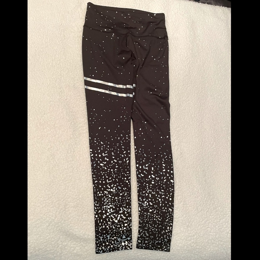 ***BRAND NEW!!*** Fashion workout leggings! Size: Small